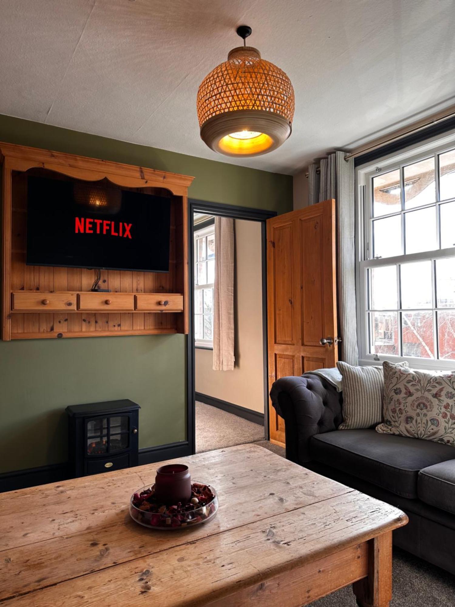 The Hideaway - Stratford Upon Avon - Central - Free Offstreet Parking - 2 Bedroom Luxury Apartment ภายนอก รูปภาพ